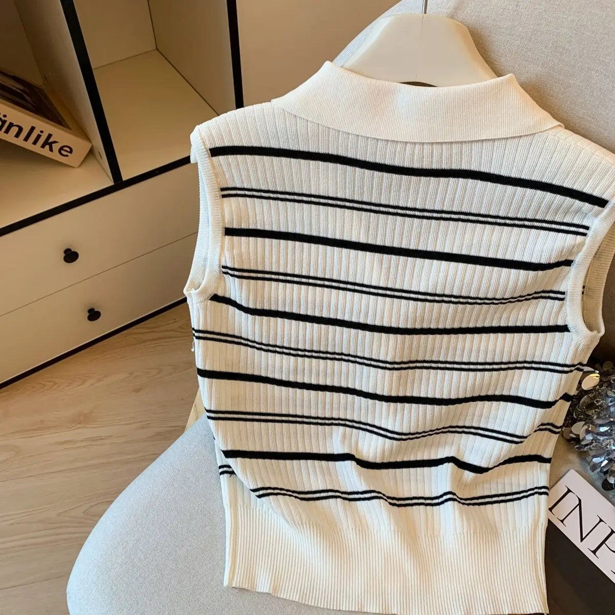 2025 Summer New Temperament Korean Embroidered V-neck Sleeveless Knitting Tank Top Female Fashion Striped Buttons T-Shirts Tops
