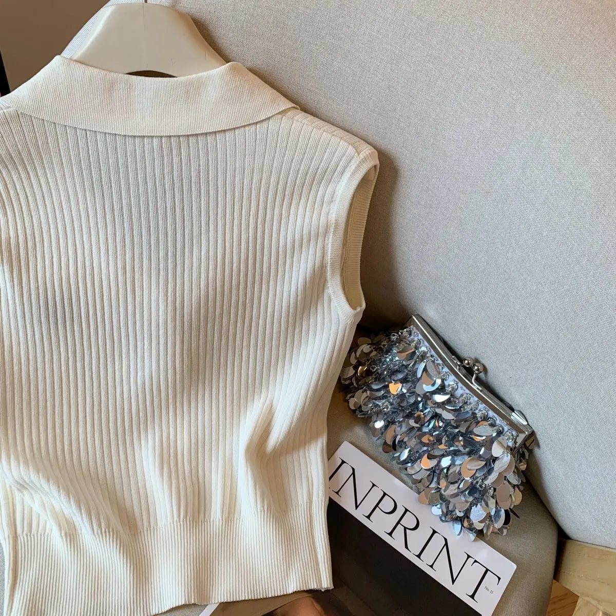 2025 Summer New Temperament Korean Embroidered V-neck Sleeveless Knitting Tank Top Female Fashion Striped Buttons T-Shirts Tops