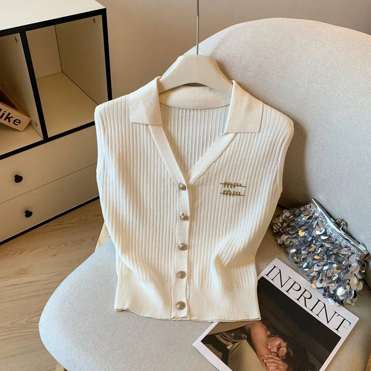 2025 Summer New Temperament Korean Embroidered V-neck Sleeveless Knitting Tank Top Female Fashion Striped Buttons T-Shirts Tops