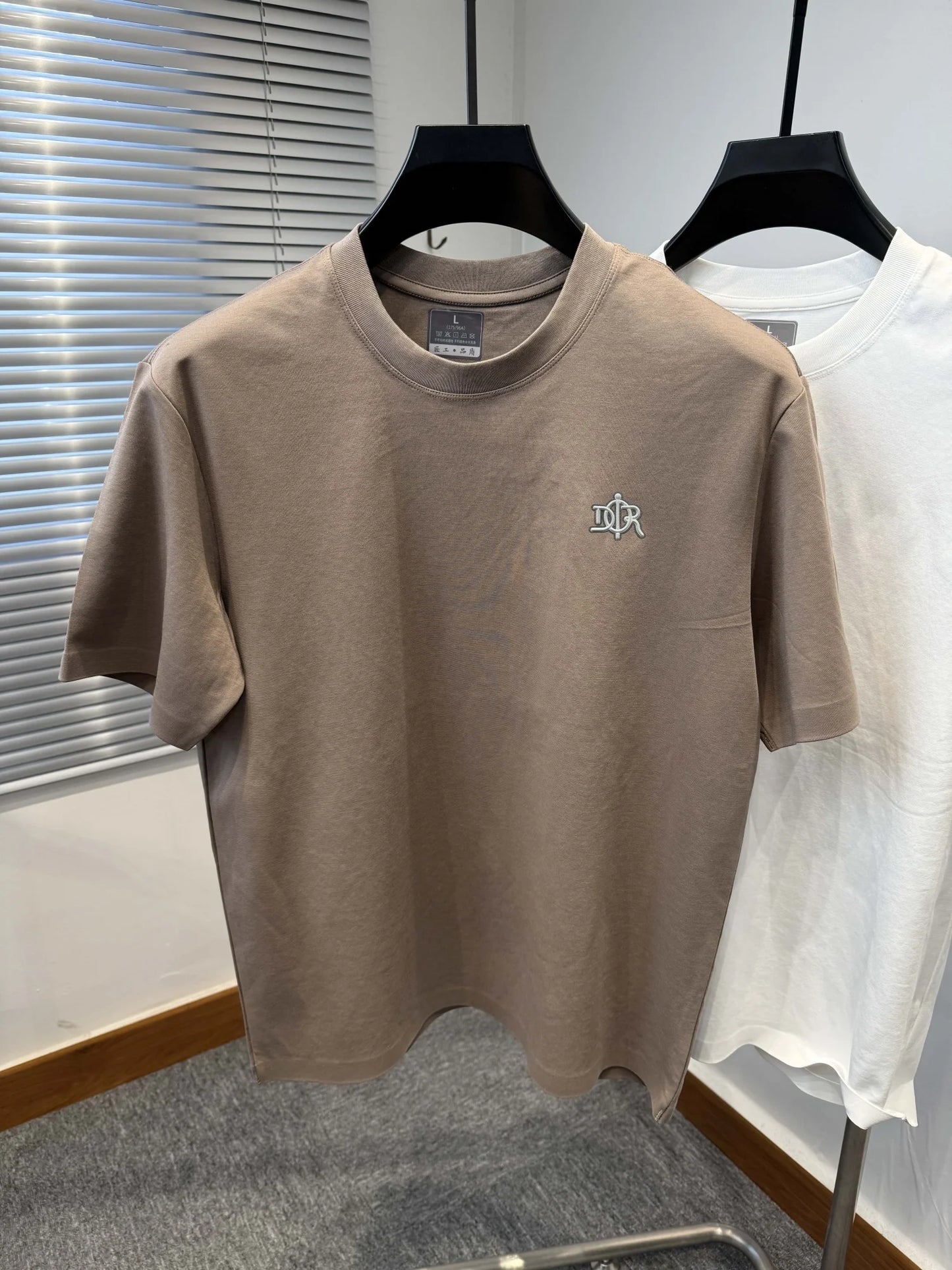 Light luxury short sleeve summer new men's personalized round neck T-shirt high-quality brand silk cotton breathable casual top