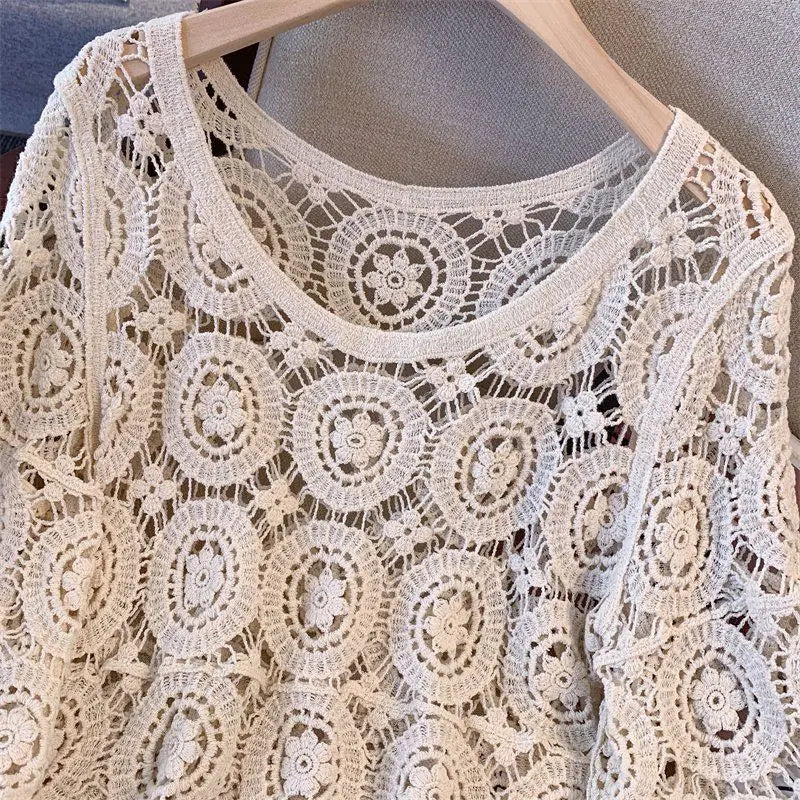 2025 Lace Chic Women's Short French Style Hollowed-out Knitted Sweater Pullover Korean Style New Loose Summer New Top