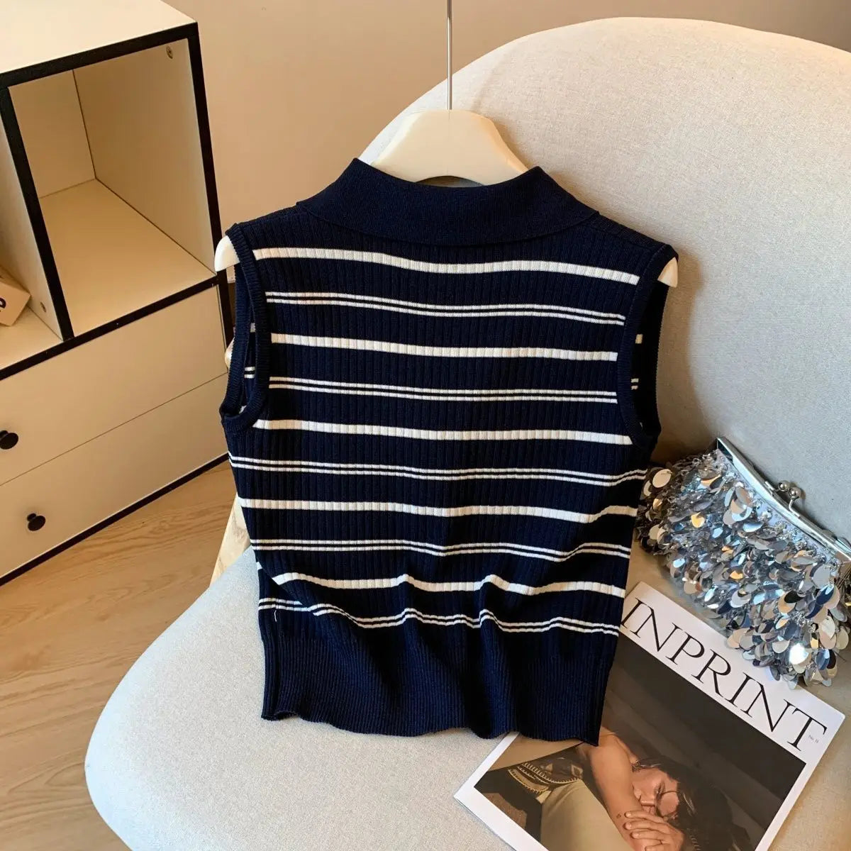 2025 Summer New Temperament Korean Embroidered V-neck Sleeveless Knitting Tank Top Female Fashion Striped Buttons T-Shirts Tops