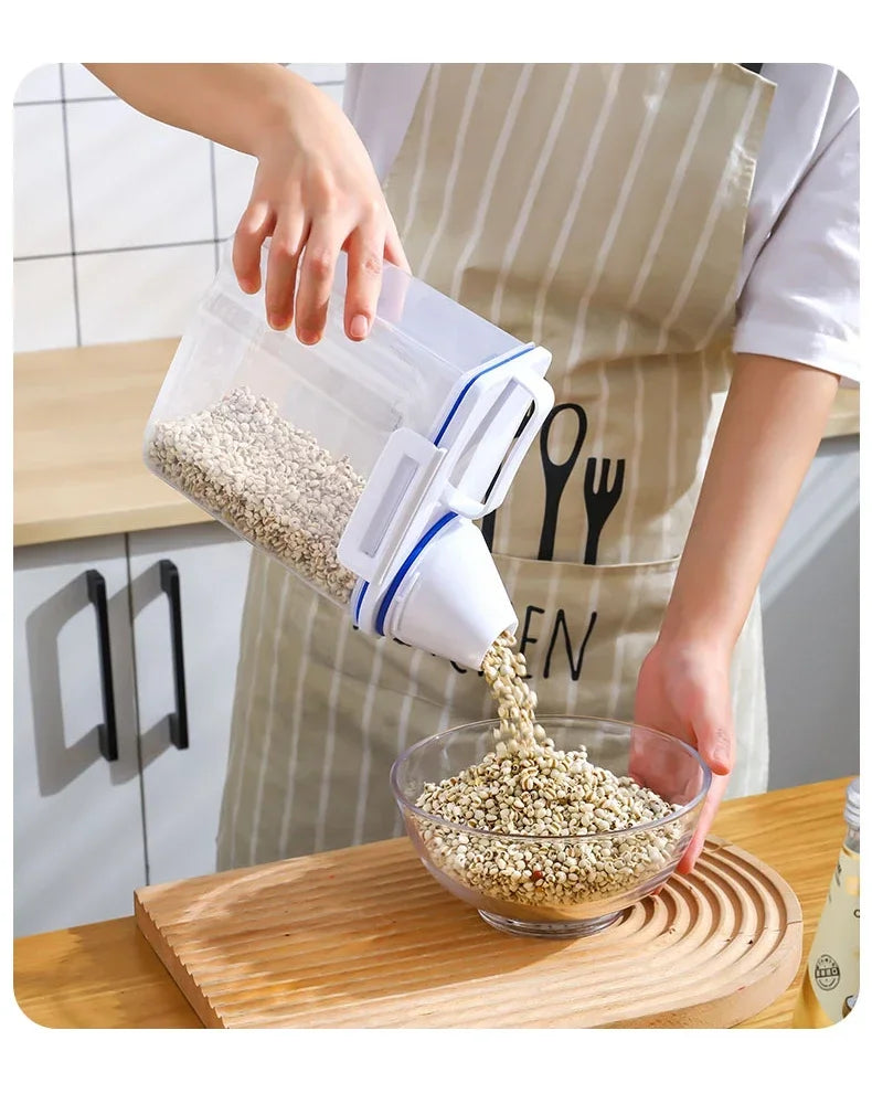1.5/2kg Kitchen Supplies Food Storage Bucket Portable Moistureproof Storage Tank with Scale Cup Food Bucket Plastic Container