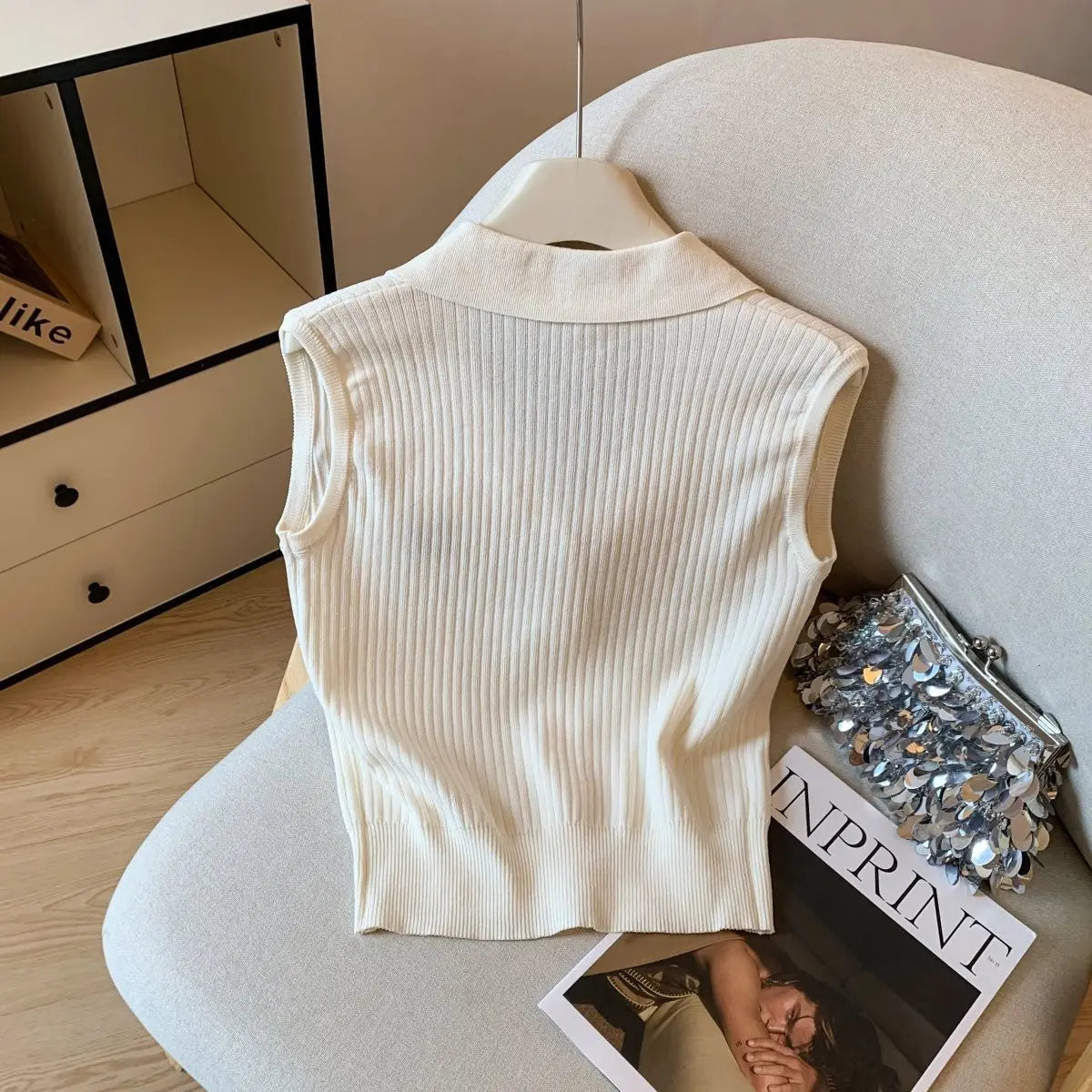 2025 Summer New Temperament Korean Embroidered V-neck Sleeveless Knitting Tank Top Female Fashion Striped Buttons T-Shirts Tops