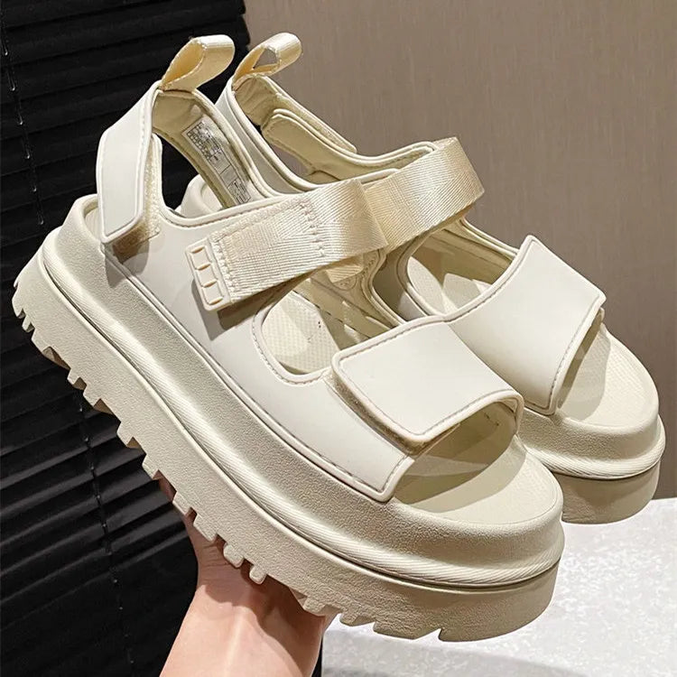 Summer 2025 New Casual Low-heeled Thick-soled Beach Sandals, A Bestseller in Women's Fashion