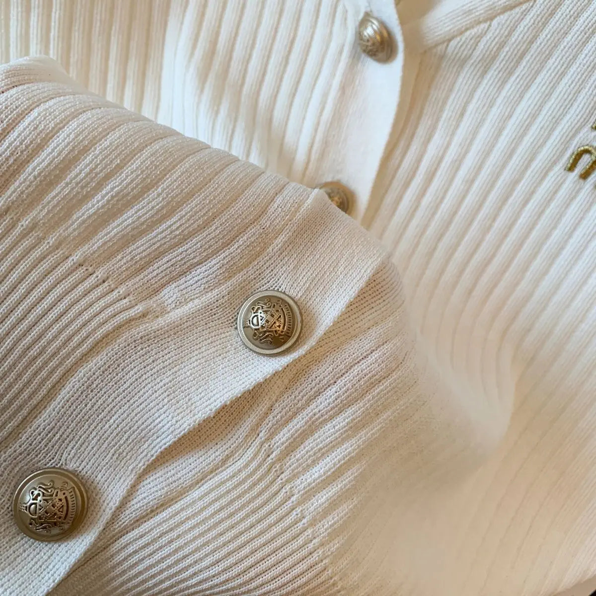 2025 Summer New Temperament Korean Embroidered V-neck Sleeveless Knitting Tank Top Female Fashion Striped Buttons T-Shirts Tops