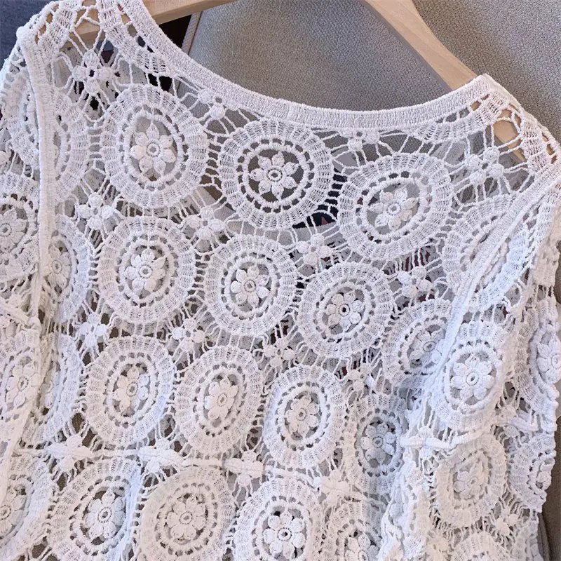 2025 Lace Chic Women's Short French Style Hollowed-out Knitted Sweater Pullover Korean Style New Loose Summer New Top