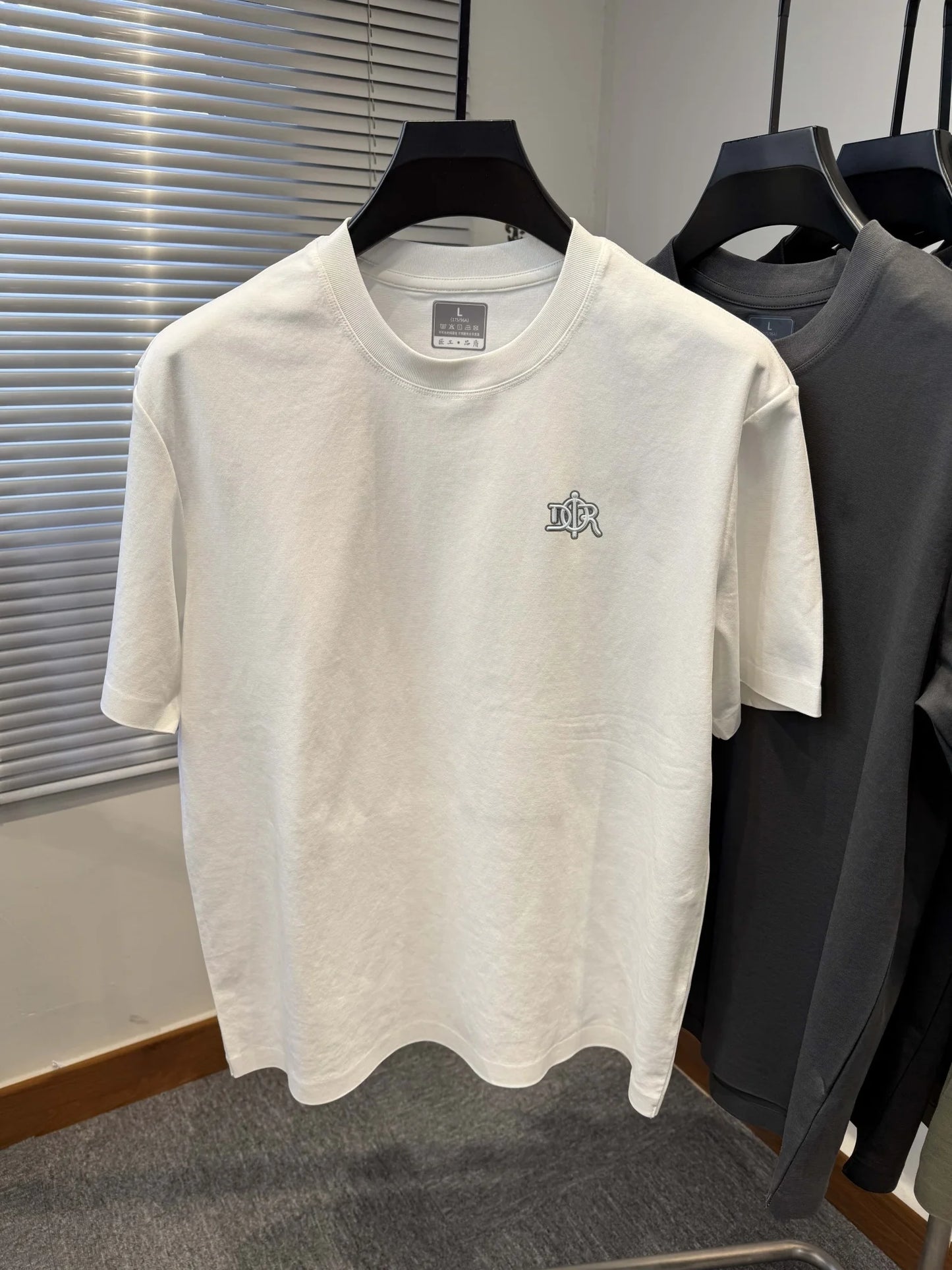 Light luxury short sleeve summer new men's personalized round neck T-shirt high-quality brand silk cotton breathable casual top