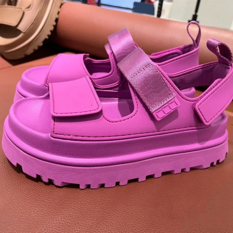 Summer 2025 New Casual Low-heeled Thick-soled Beach Sandals, A Bestseller in Women's Fashion