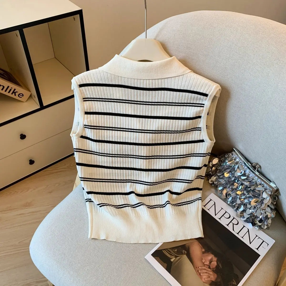 2025 Summer New Temperament Korean Embroidered V-neck Sleeveless Knitting Tank Top Female Fashion Striped Buttons T-Shirts Tops