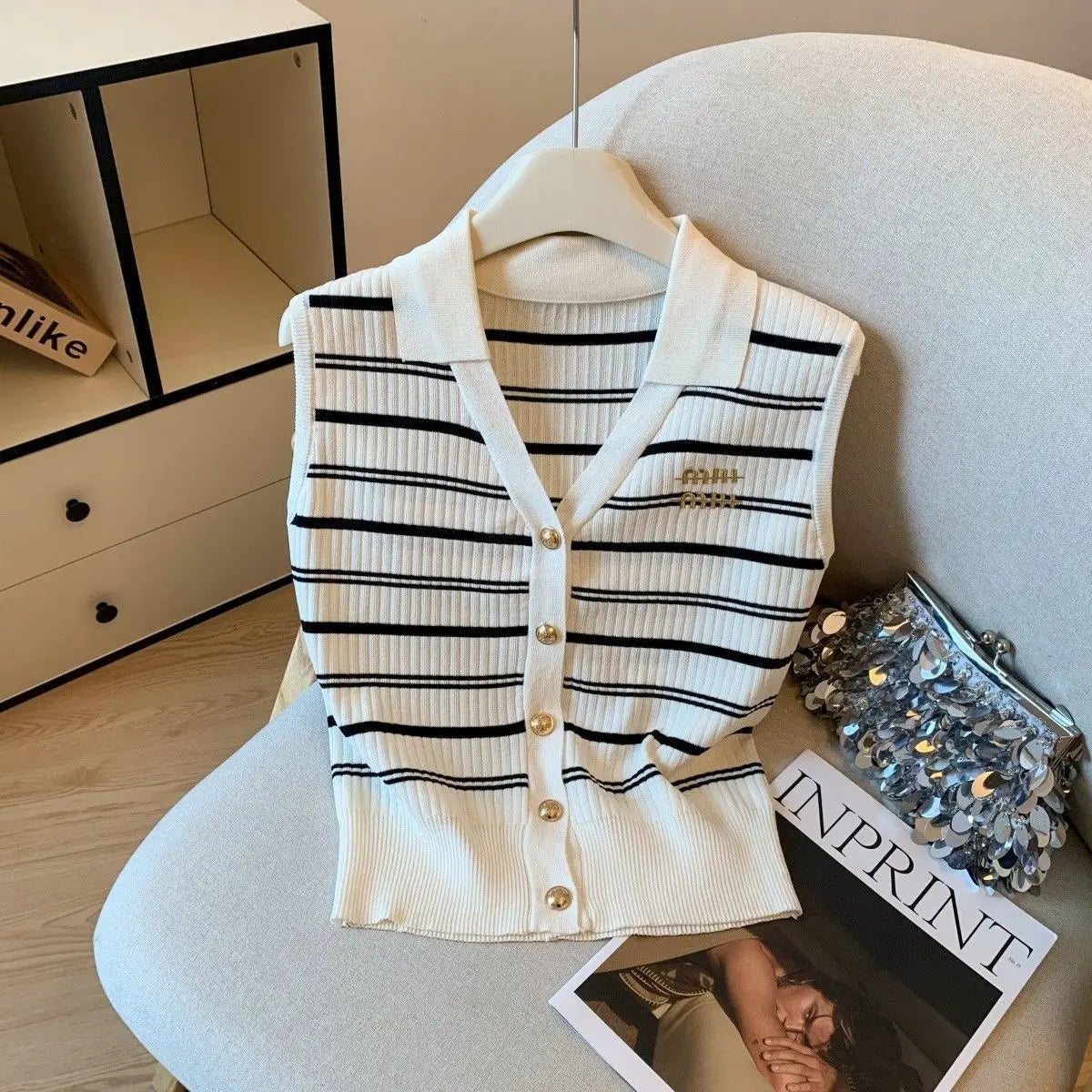 2025 Summer New Temperament Korean Embroidered V-neck Sleeveless Knitting Tank Top Female Fashion Striped Buttons T-Shirts Tops